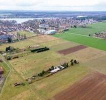 Großes Grundstück mit Ferienhaus & viel Nebengelass in Alleinlage - Wesenberg