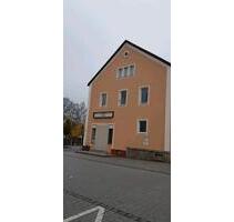 Haus mit Garten und Terrasse - 350.000,00&nbsp;EUR Kaufpreis, ca.&nbsp; 130,00&nbsp;m&sup2; in Rehau (PLZ: 95111)