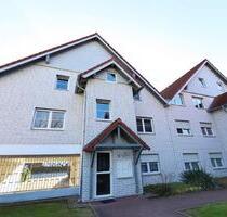 == Schöne DG-Wohnung in begehrter Lage von Leopoldshöhe ==