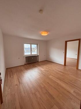 Foto - Schöne 2-Zimmer-Wohnung mit Balkon, EBK und Garage