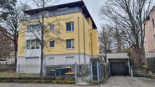 Foto - Entdecken Sie den idealen Parkplatz für Ihr Fahrzeug in einer sicheren und geschützten Umgebung. Wir bieten Ihnen einen komfortablen Tiefgaragenstellplatz zur Miete in der pulsierenden Stadt...