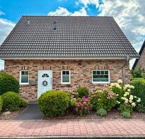 Traumhaus in Bad Oldesloe mit Pool, Anbau u.sonniger Dachterrasse