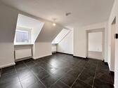 Foto - Großzügige 4-Zimmer-Dachgeschoss-Wohnung 
