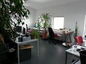 Foto - Coworking, Büro, Schreibtisch, Arbeitsplatz Nähe Rathaus Neukölln