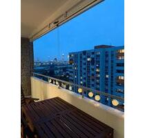 2 Zimmer Wohnung mit Parkplatz in der Tiefgarage und Keller - Frankfurt am Main Niederrad