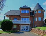 Foto - Charmantes freistehendes Einfamilienhaus mit Turm und Garten