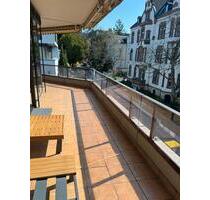 Helles Penthouse mit großer Terrasse und Blick über Wiesbaden