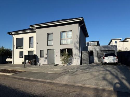 Foto - Neuwertige Stadtvilla-DHH