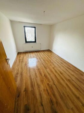 Foto - Geräumige 3 Zimmer Wohnung - 390,00&nbsp;EUR Kaltmiete, ca.&nbsp; 60,00&nbsp;m&sup2;