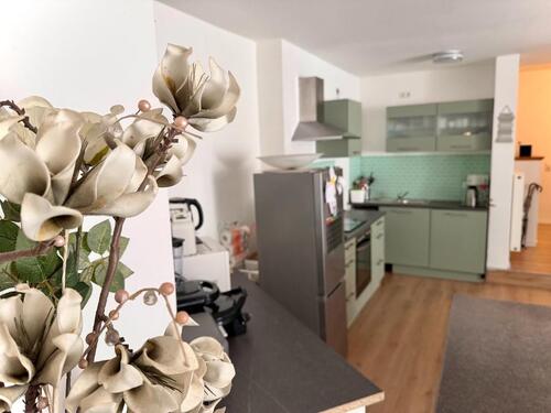 Foto - Moderne 1,5-Zimmer-Erdgeschosswohnung mit Balkon mit Stellplatz
