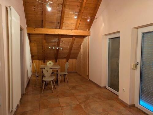 Foto - 3,5-Zimmer Dachgeschosswohnung in der Nähe von Alkofen