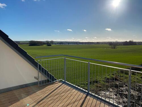 Foto - Wohnen mit Weitblick: Hochwertige 3-Raum-Wohnung am Inselsee