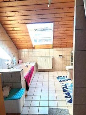Foto - Dachgeschoßwohnung in Schwalbach zur Miete
