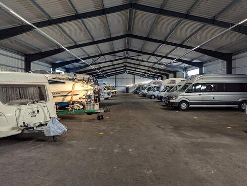 Foto - 7,00m Stellplatz f. Wohnmobil Boot Wohnwagen in sauberer Halle