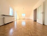 Foto - Helle 3-Zimmer-Dachgeschosswohnung mit Balkon - Nähe Klinikum