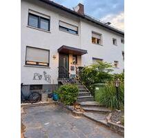 Wir bieten ein Reihenmittelhaus zur Miete an in Ettlingen West