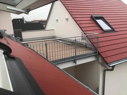Foto - Moderne 3-Zimmer-Dachgeschosswohnung mit Terrasse und Stellplatz