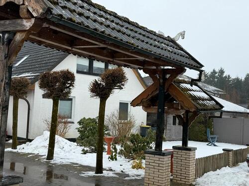 Foto - Drei Zimmerwohnung , Kamin , Garten . Erster Stock