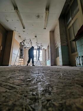 Foto - HalleGarageLagerWerkstattschrauberhalle