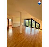 Attraktive 4-Zimmer-Mietwohnung mit Dachloggia im 1. OG eines gepflegten Zweifamilienhauses - Bielefeld Heepen