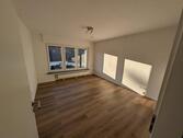 Foto - Helle 2‑Zimmer-Wohnung mit Einbauküche, Wintergarten und Balkon