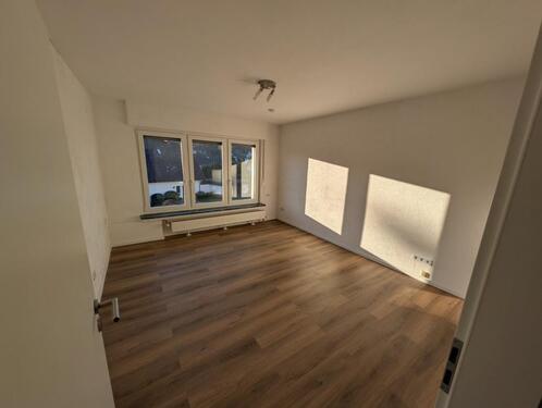 Foto - Helle 2‑Zimmer-Wohnung mit Einbauküche, Wintergarten und Balkon