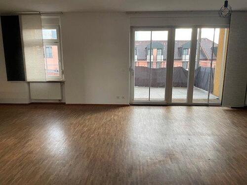 Foto - schicke, sanierte 2-Zi.-Whg., ER-Innenstadt