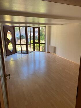 Foto - Souterrain Wohnung 74 qm 3ZKB Terrasse Kellerraum