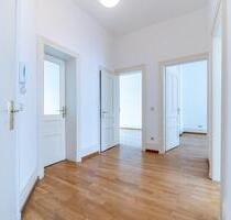 Stilvolles Büro im Frankfurter Bahnhofsviertel – 4 Räume, Stuckdecken, Parkett, Balkon & Aufzug - Frankfurt am Main Innenstadt 1