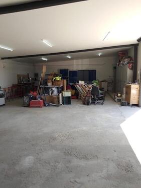 Foto - Lagerhalle Halle - 1.800,00&nbsp;EUR Kaltmiete, ca.&nbsp; 210,00&nbsp;m&sup2;
