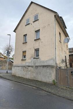 Foto - Mehrfamilienhaus mit Scheune in Villmar Weyer