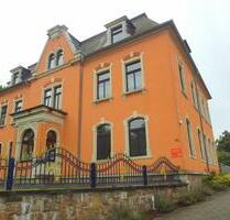 Radebeul-Lindenau: Kleine 2-Zimmer-Singlewohnung mit Laminatboden und ebenerdiger Dusche