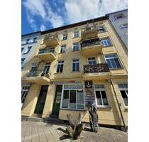 KTV-Whg. im DG: Laminat, Wohnkü. & EBK, Wannenbad, Gem-Garten - Rostock Hansaviertel