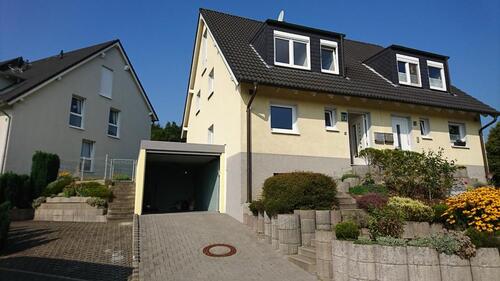 Foto - Doppelhaushäfte zu Vermieten - 1.800,00&nbsp;EUR Kaltmiete, ca.&nbsp; 116,00&nbsp;m&sup2;
