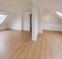 Renovierte 3-Zimmer-Dachgeschosswohnung zu vermieten - Hollfeld