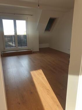 Foto - Helle 3-Zimmer Dachgeschosswohnung mit 2 Balkonen in Köpenick