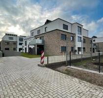 Neuwertige 3 Zimmer Wohnung mit EBK, Terrasse und TG Stellplatz - Schiffdorf