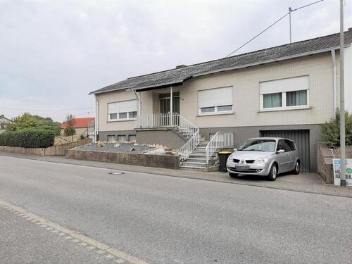 Foto - Haus in Wallerfangen 4 Zimmer - 1.000,00 EUR Kaltmiete,