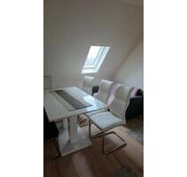 Komplette Sanierte und möblierte 2 ZW DG Whg in Heilbronn-Böc