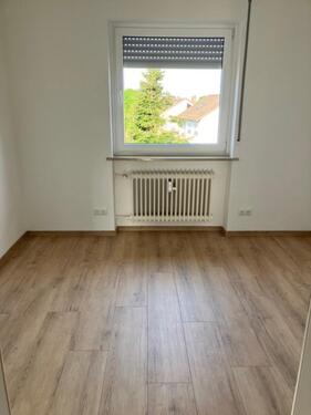 Foto - Bezugsfertig! NEU: Komplett renovierte 3-Zi.-Wohnung +++ neues Tageslicht-Bad!