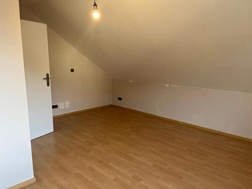 Foto - 4-Zimmer-Wohnung mit Balkon im ZFH 1 OG