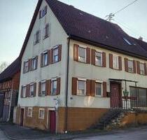 Renovierungsbedürftiges Wohnhaus und Scheune mit Garage - Blaufelden