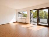 Foto - Helle 3-Zimmer-Wohnung mit Balkon und EBK in zentraler Lage