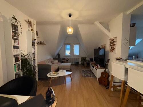 Foto - Helle 2-Zimmer-Dachgeschoss-Wohnung, 69 qm im Altbau, Nähe Siggi