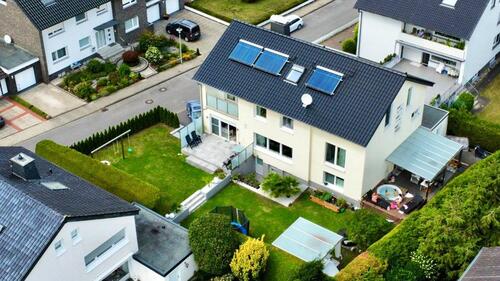 Foto - Einfamilienhaus mit Einliegerwohnung