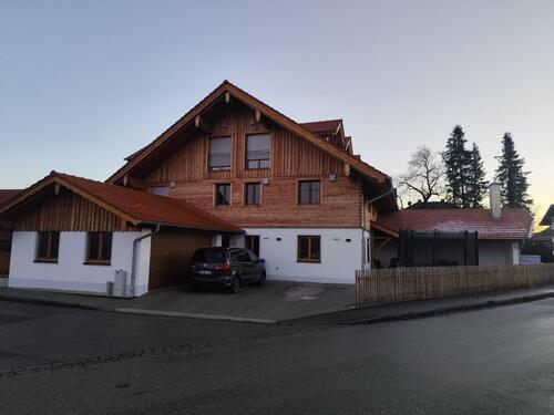 Foto - Große Doppelhaushälfte mit Garten in Antdorf