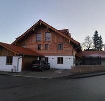 Große Doppelhaushälfte mit Garten in Antdorf