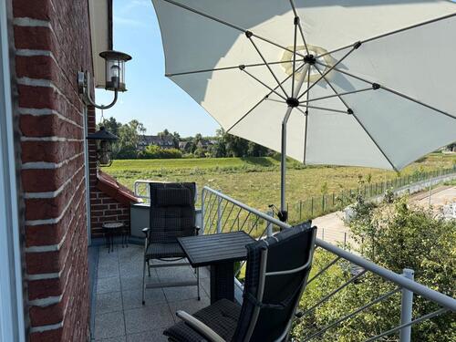 Foto - 3,5-Zi.-DG-Wohnung ca. 80 m² + Balkon + Garage 