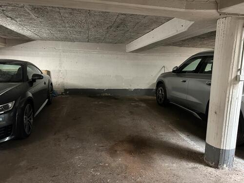 Foto - Tiefgaragenstellplatz - 90,00 EUR Miete,