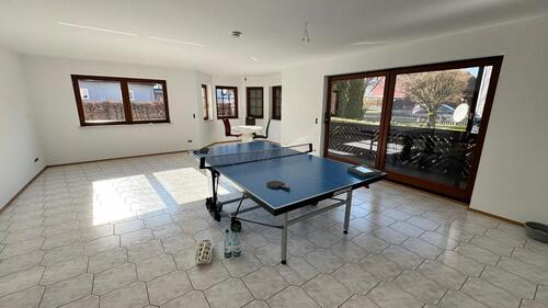 Foto - Großzügige, ruhige 2-Zimmer-Erdgeschosswohnung (85 m²) mit Balkon